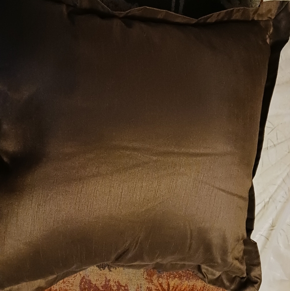 🦊🐅Land of Nod Room Throw pillow🦙🦒& Arrow Home 🏡 Fashion Pollows. - Picture 11 of 12